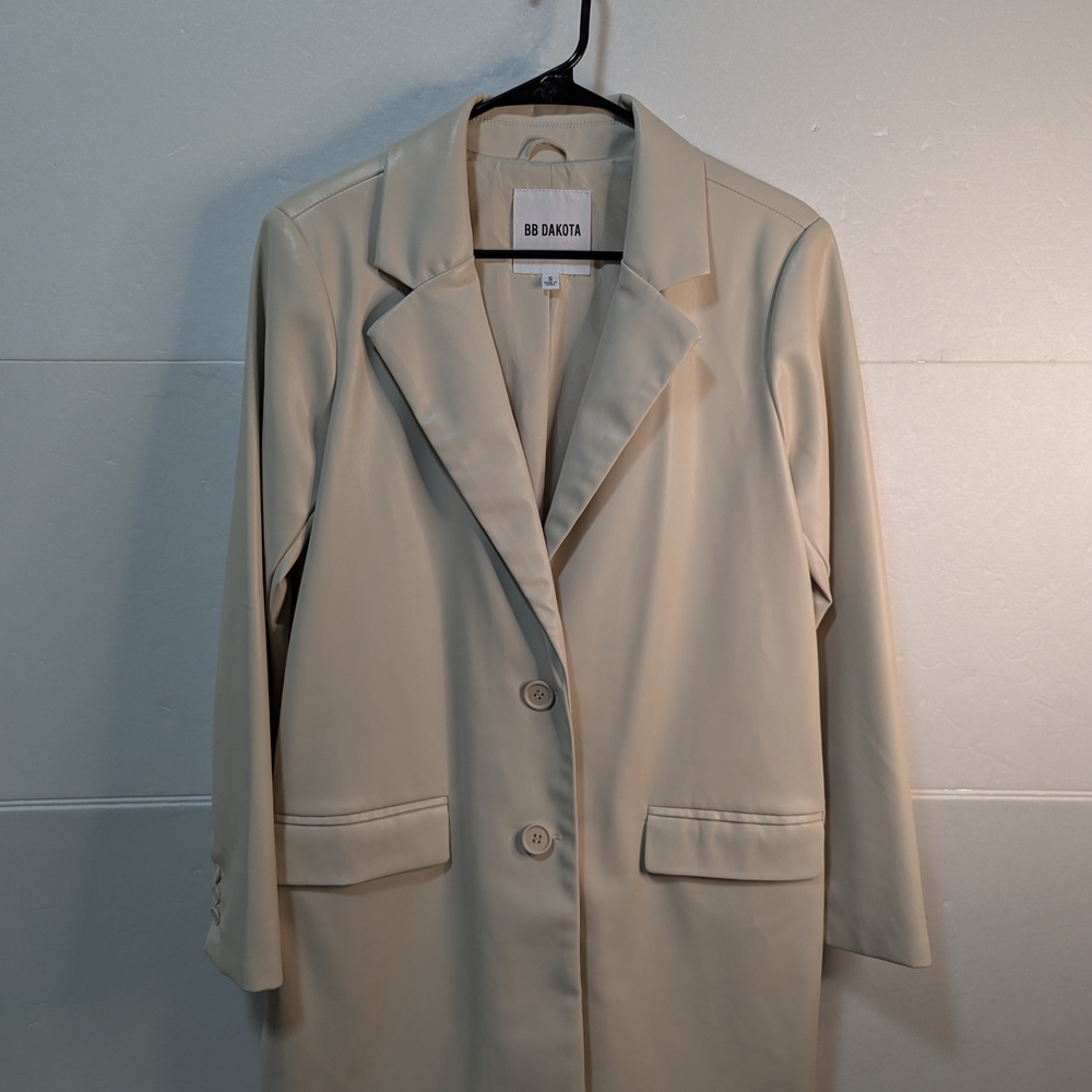 BB Dakota Cream Trench Coat Classic Tailored Design